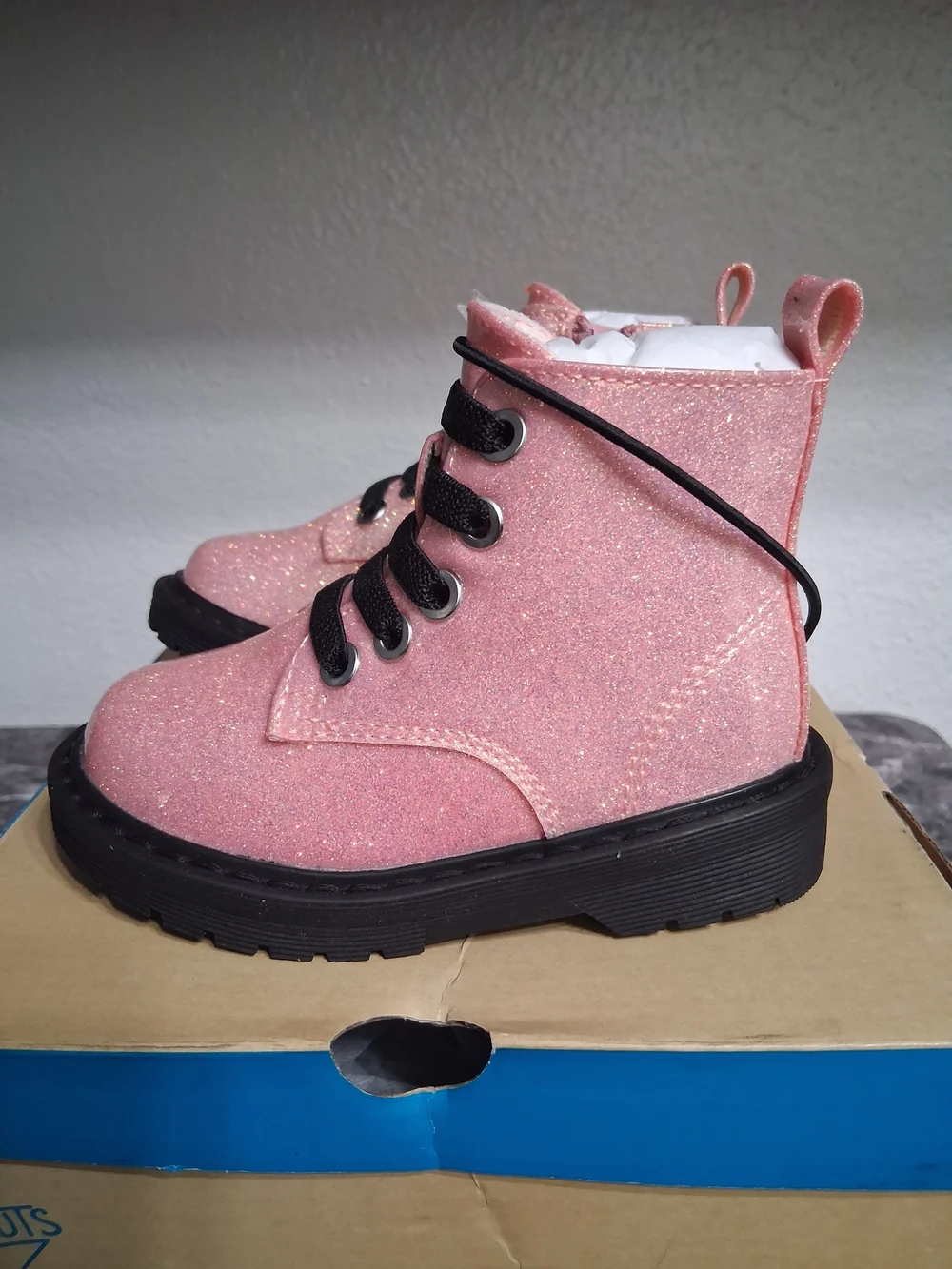 New In Box Toddler TH Lil Reese Sparkle Pink Lace-Up Boots Size 5M